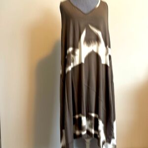 Marla Wynne taupe print dress. XL Size.